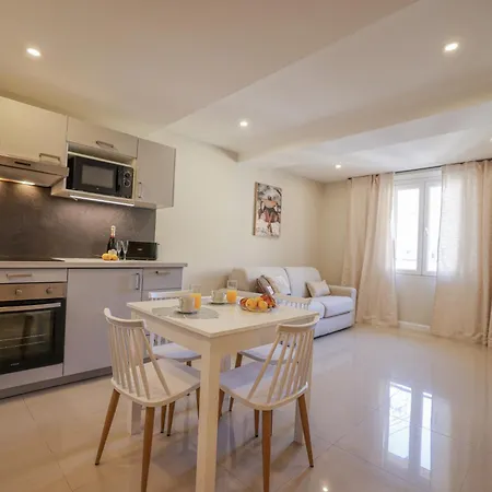 Azurappart Brilliant 2room, Massena شقة نيس