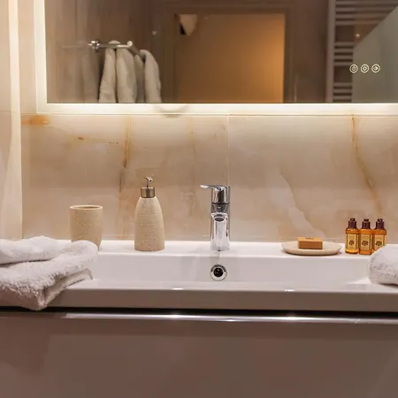 Azurappart Brilliant 2room, Massena