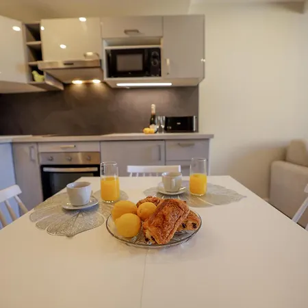 Azurappart Brilliant 2room, Massena *