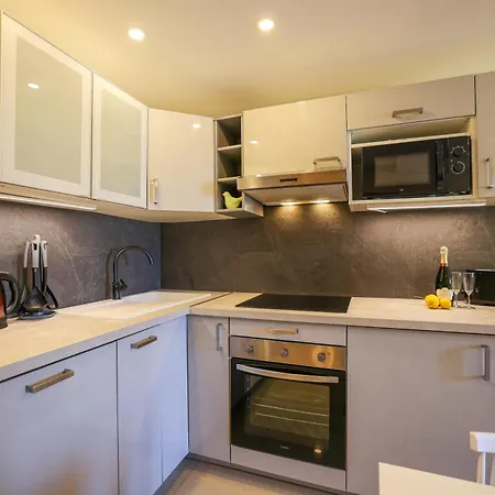 Apartment Azurappart Brilliant 2room, Massena *