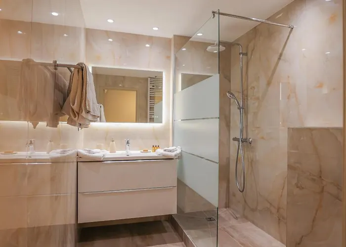 Azurappart Brilliant 2room, Massena *