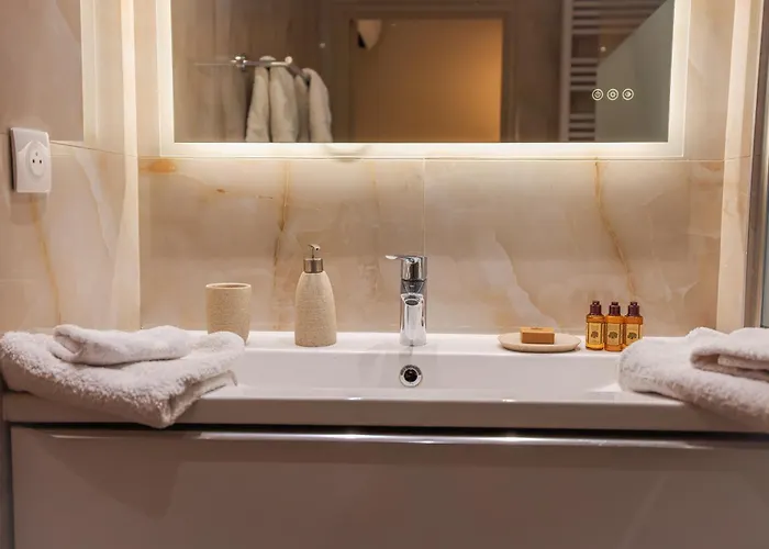 Azurappart Brilliant 2room, Massena