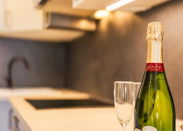 Azurappart Brilliant 2room, Massena