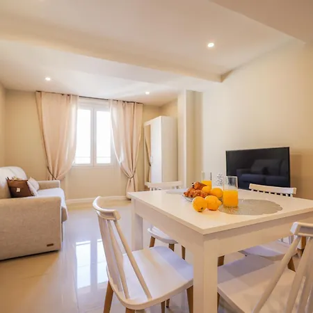 Apartment Azurappart Brilliant 2room, Massena *